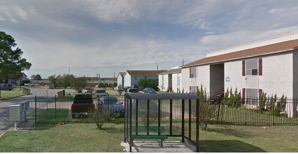 View of home's community with a residential view