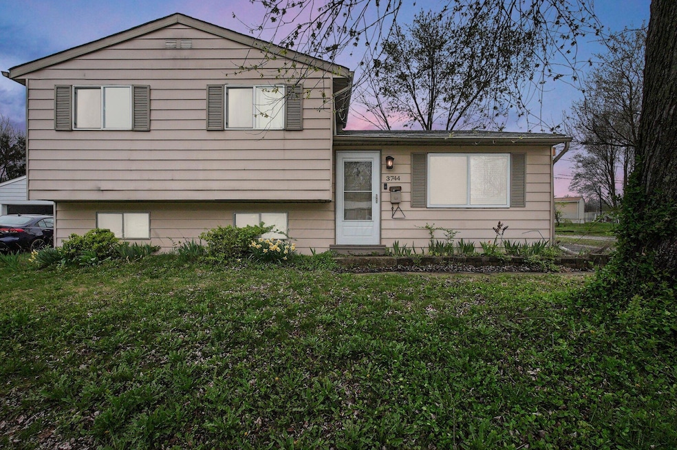 1-web-or-mls-3744-paris-blvd-e