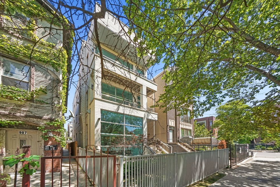 903 N Honore St unit 1, Chicago, IL 60622 - photo 1