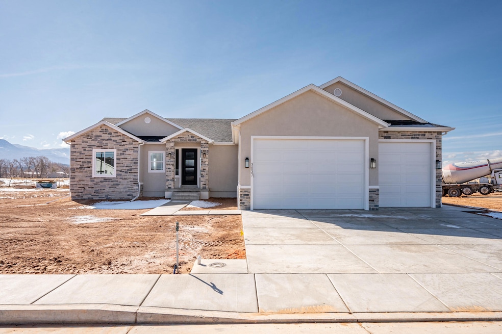 For Sale $604,900 • Co-Listing Agent