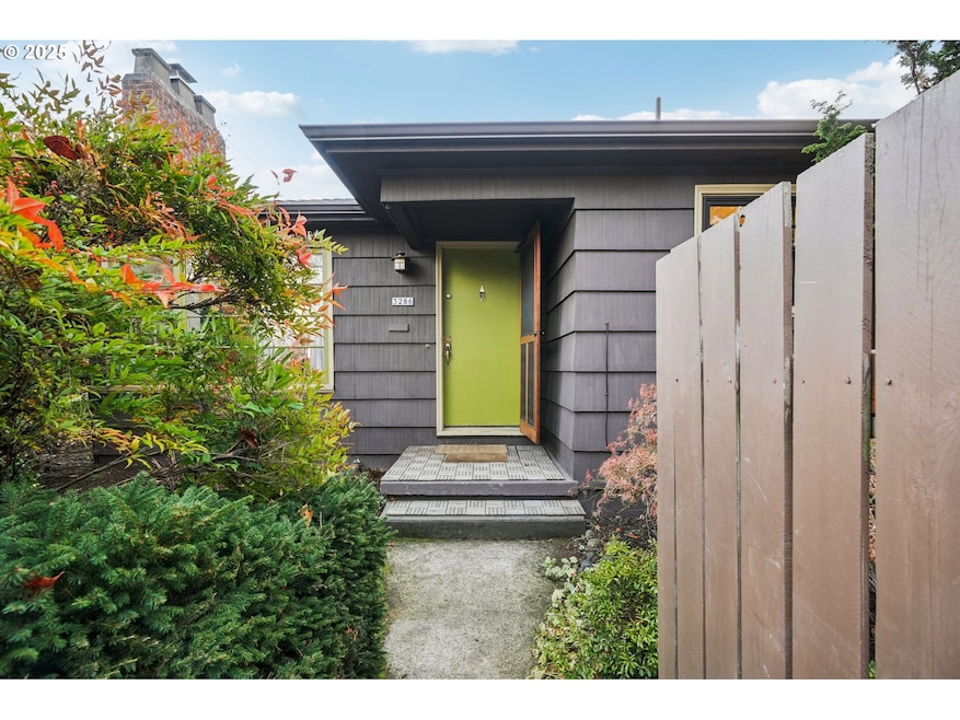 3286 NE Holman St, Portland, OR 97211 - photo 1