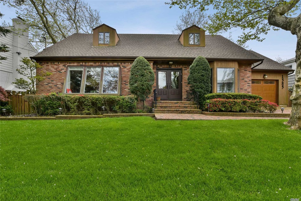 1585 Bay Blvd, Atlantic Beach, NY 11509 - photo 1