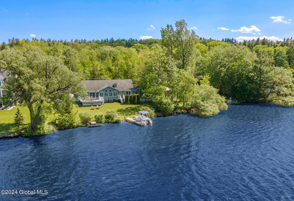 722 S Shore water view styldod