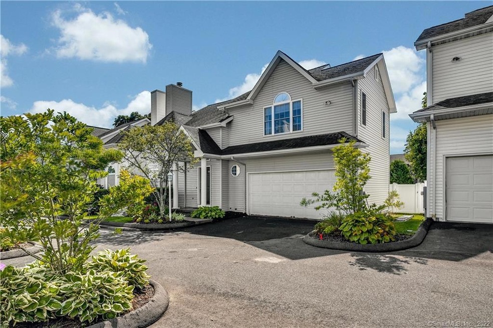 168 Colonial Rd unit 8, Stamford, CT 06906 - photo 1