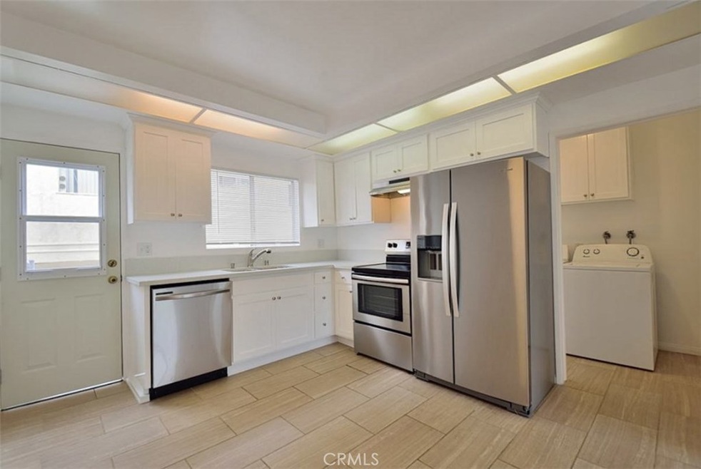 2122 Vanderbilt Ln unit B, Redondo Beach, CA 90278 - photo 1