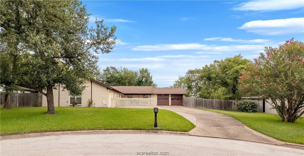 1807 Sabine Ct, College Station, TX 77840 - photo 1