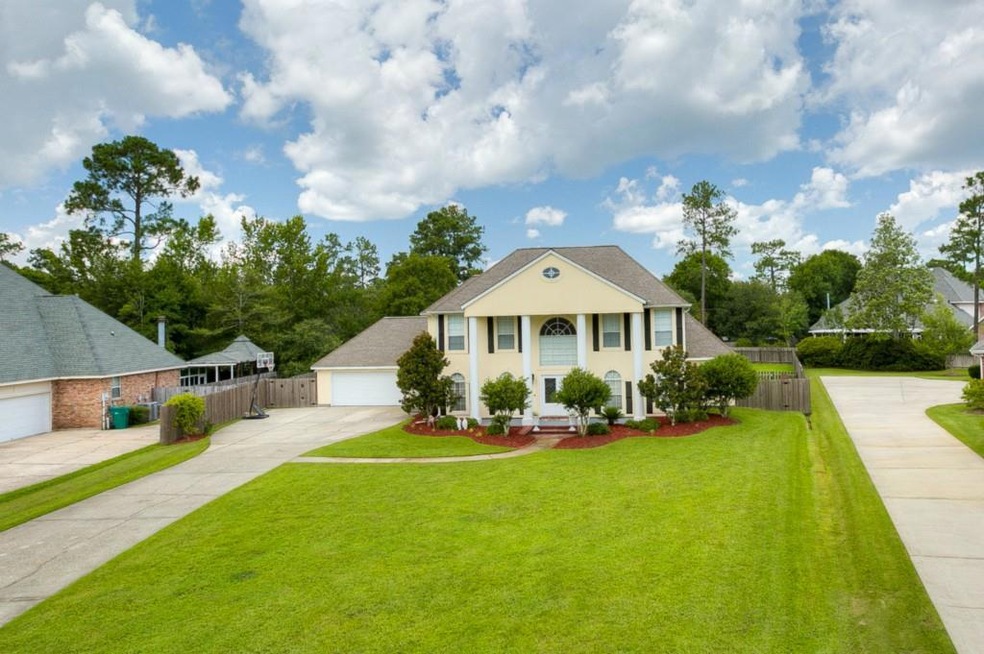 211 Lansdowne Dr, Slidell, LA 70461 - photo 1