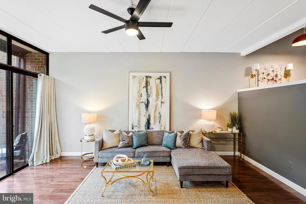 11556 Rolling Green Ct unit 15/100A, Reston, VA 20191 - photo 1