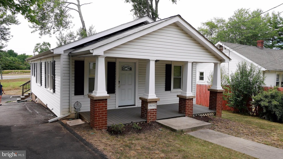 18630 Triangle St, Triangle, VA 22172 - photo 1