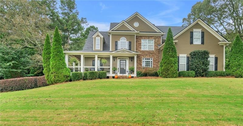 Gorgeous curb appeal!