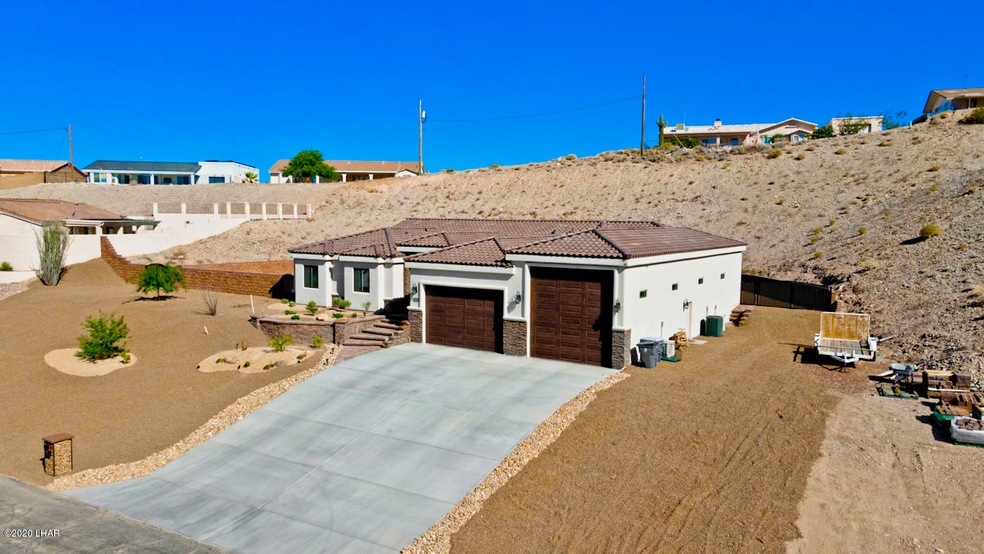 3705 Shiawassee Dr-1