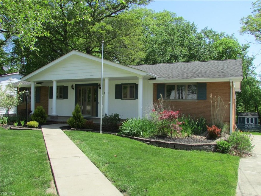 3 Bedroom 2 Bath Raised Ranch w/Wooded Views
