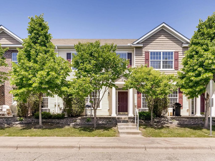 Welcome to 1611 Legacy Parkway E #4 in Maplewood, 