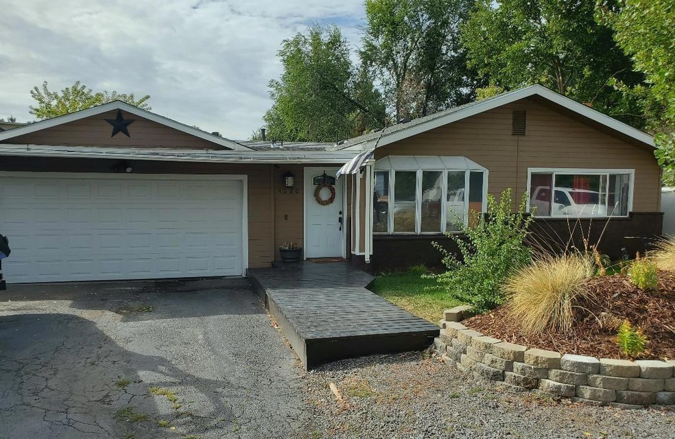 4680 Cannon Ave, Klamath Falls, OR 97603 - photo 1