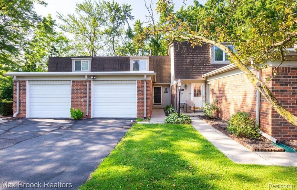 1187 Rolling Hills Dr unit 8, Bloomfield Hills, MI 48302 - photo 1