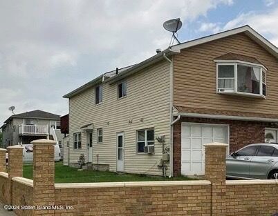 301 Regis Dr unit 2, Staten Island, NY 10314 - photo 1