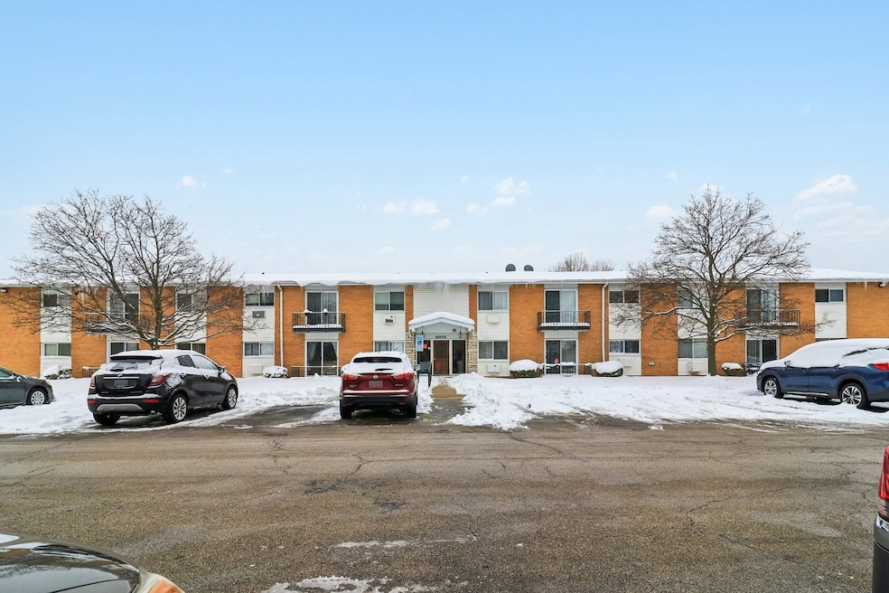 8872 Jody Ln unit 2E, Des Plaines, IL 60016 - photo 1