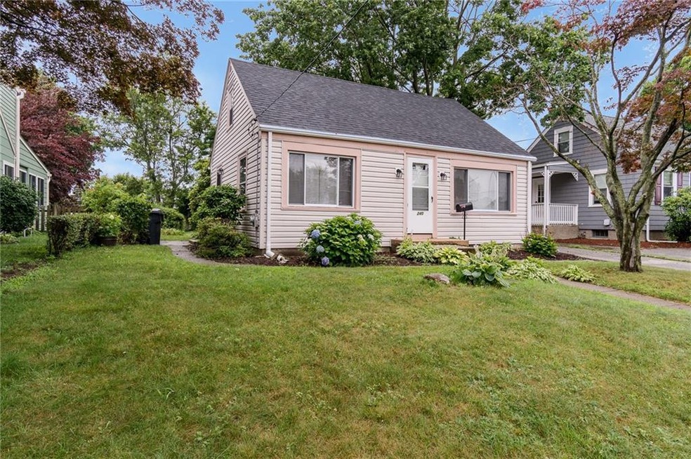 240 3rd Ave, Warwick, RI 02888 - photo 1