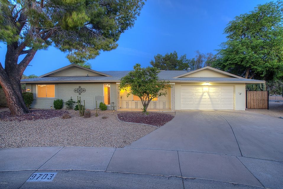 9703 W Hawthorn Ct