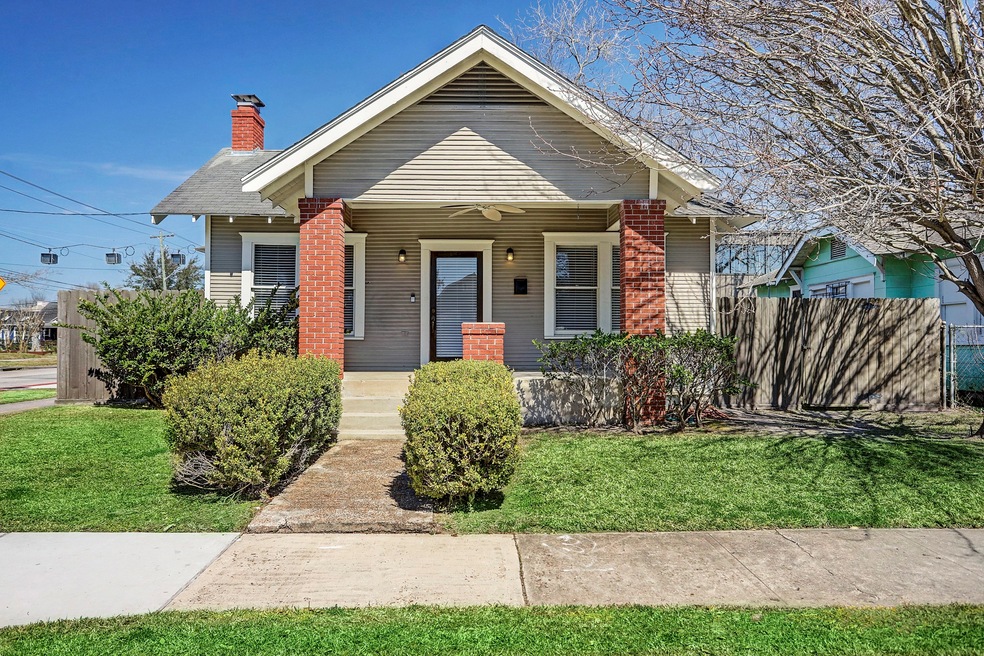 1139 Dunbar St, Houston, TX 77009 - photo 1