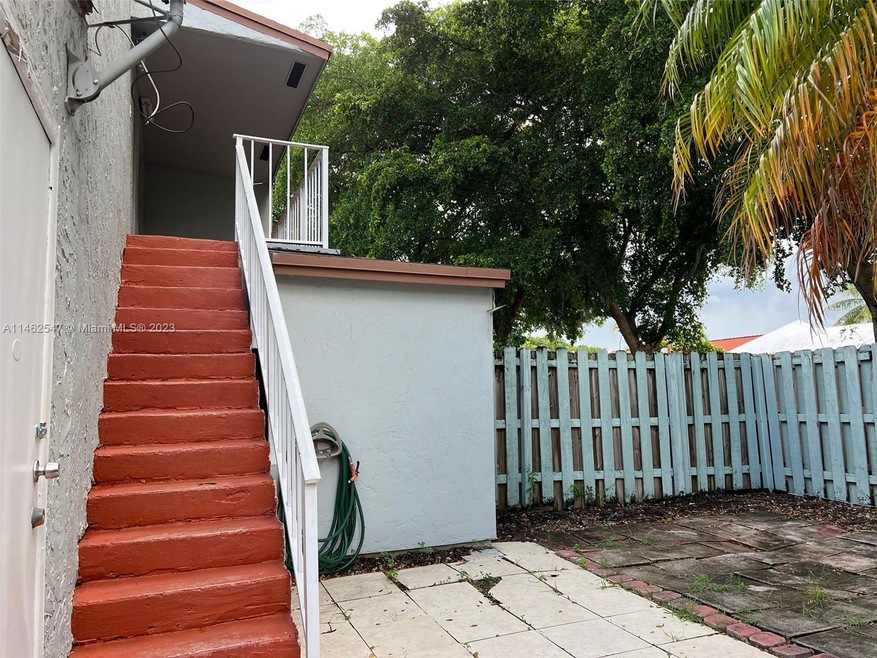 15401 SW 81st Circle Ln unit 12, Miami, FL 33193 - photo 1