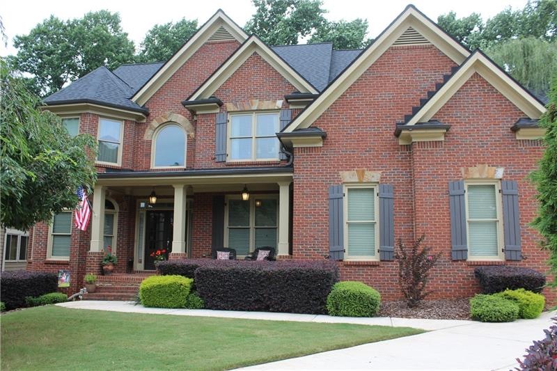 Such a pretty face!   A beautiful neighborhood....