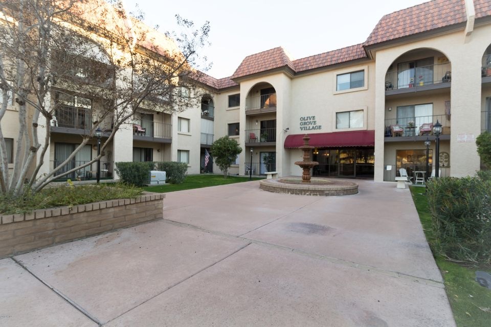 Dads Condo-0017