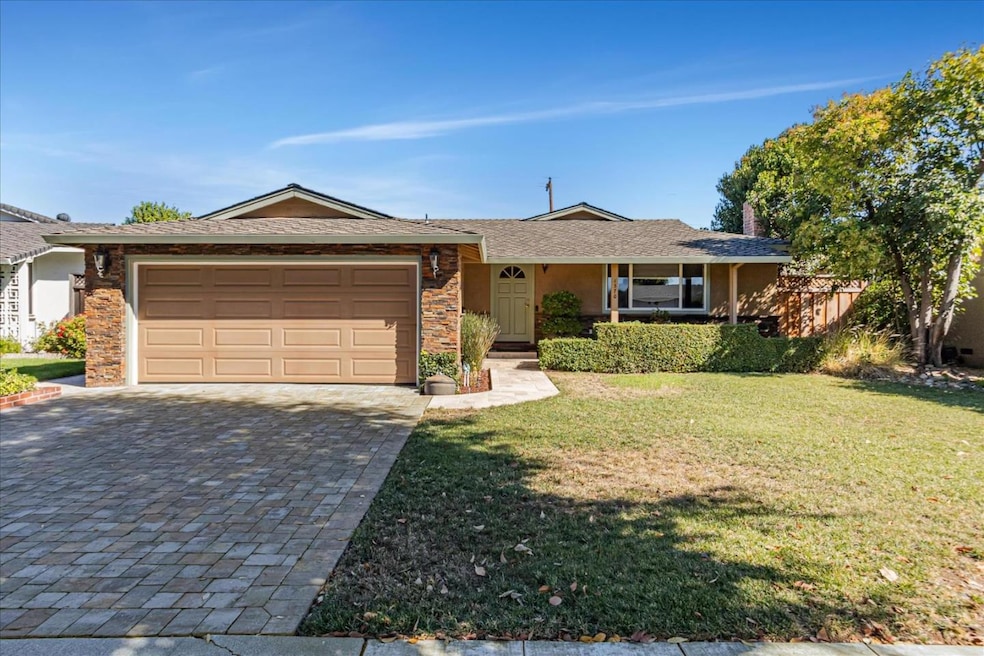 Welcome to 1370 Annapolis Way!