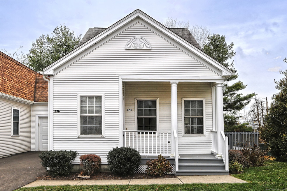 25 Forest Rd unit D, Milford, CT 06461 - photo 1