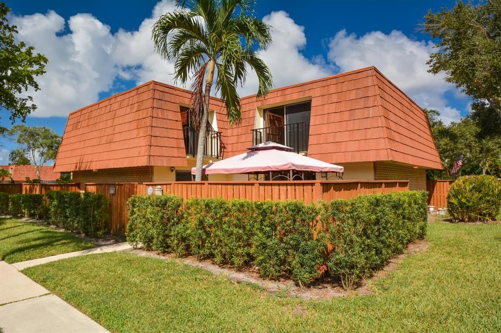324 Buttonwood Ln_Selene LaFazia_7