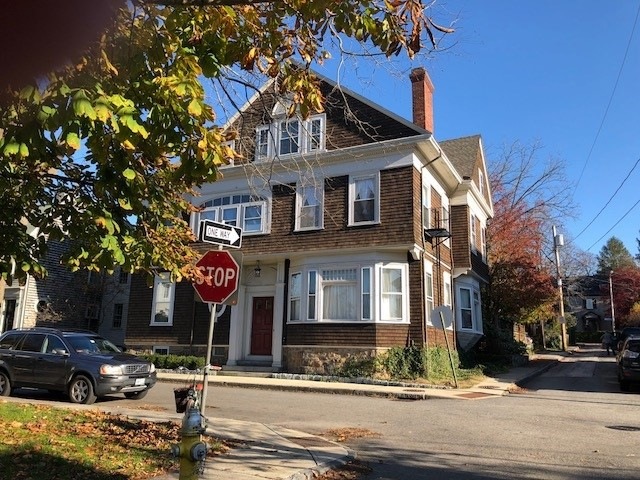 7 Mount Vernon St unit 4, Newport, RI 02840 - photo 1