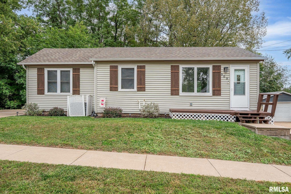 305 S 8th St, Le Claire, IA 52753 - photo 1