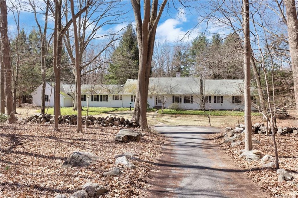 112 Honey Hollow Rd, Pound Ridge, NY 10576 - photo 1