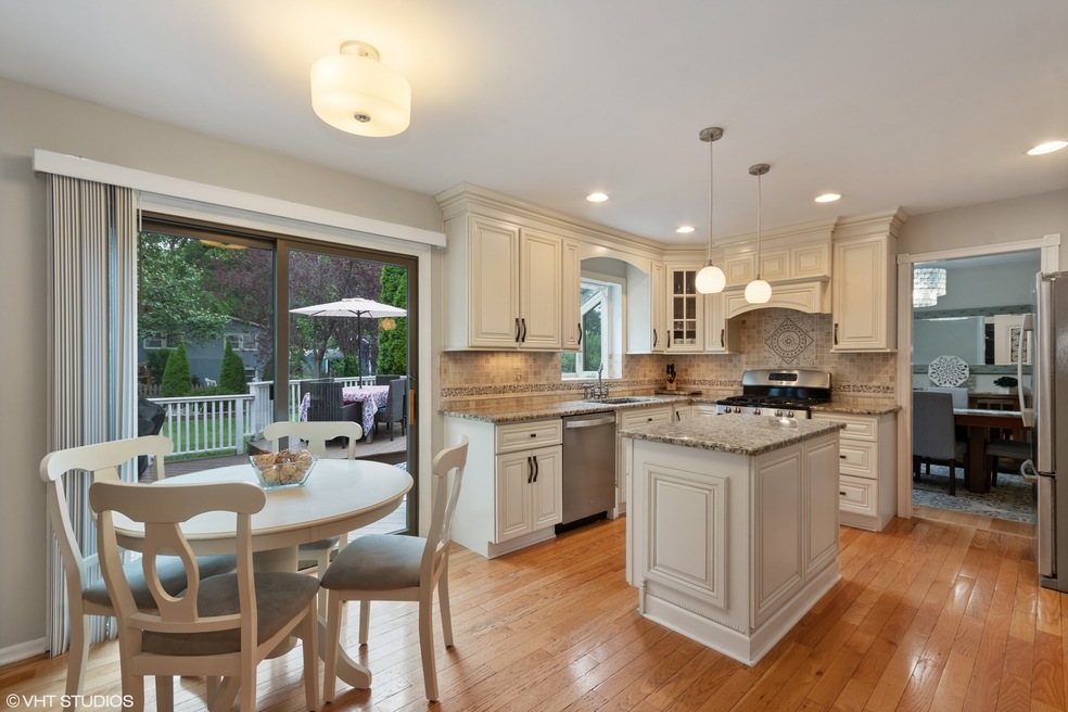 1322 Carol Ln, Naperville, IL 60565 - photo 1