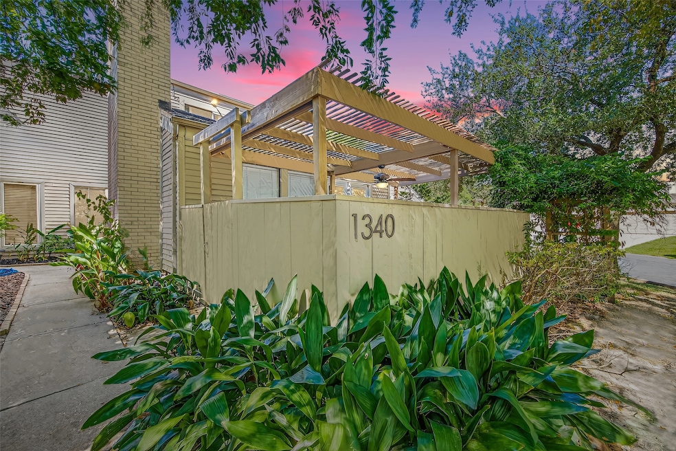 1340 Chardonnay Dr unit 83, Houston, TX 77077 - photo 1