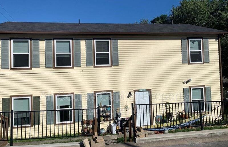 1011 Advance St, San Marcos, TX 78666 - photo 1