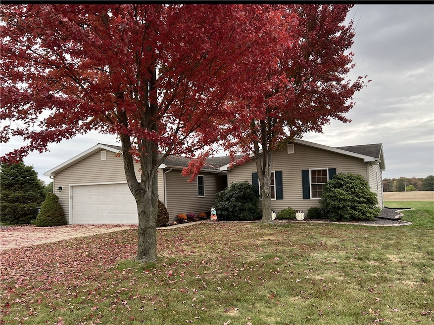 9826 N Country Dr, Effingham, IL 62401 - photo 1