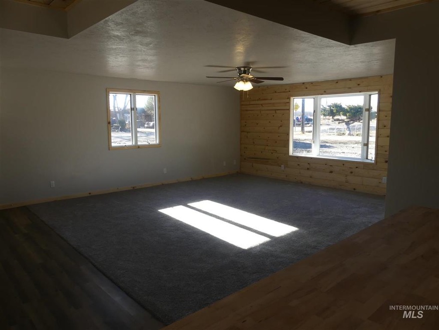 632 W Oregon Ave, Homedale, ID 83628 - photo 1