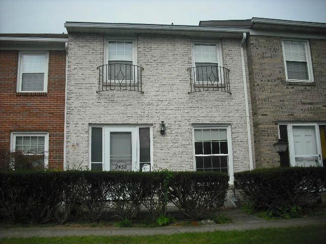 2432 HARDESTY (10) FRONT