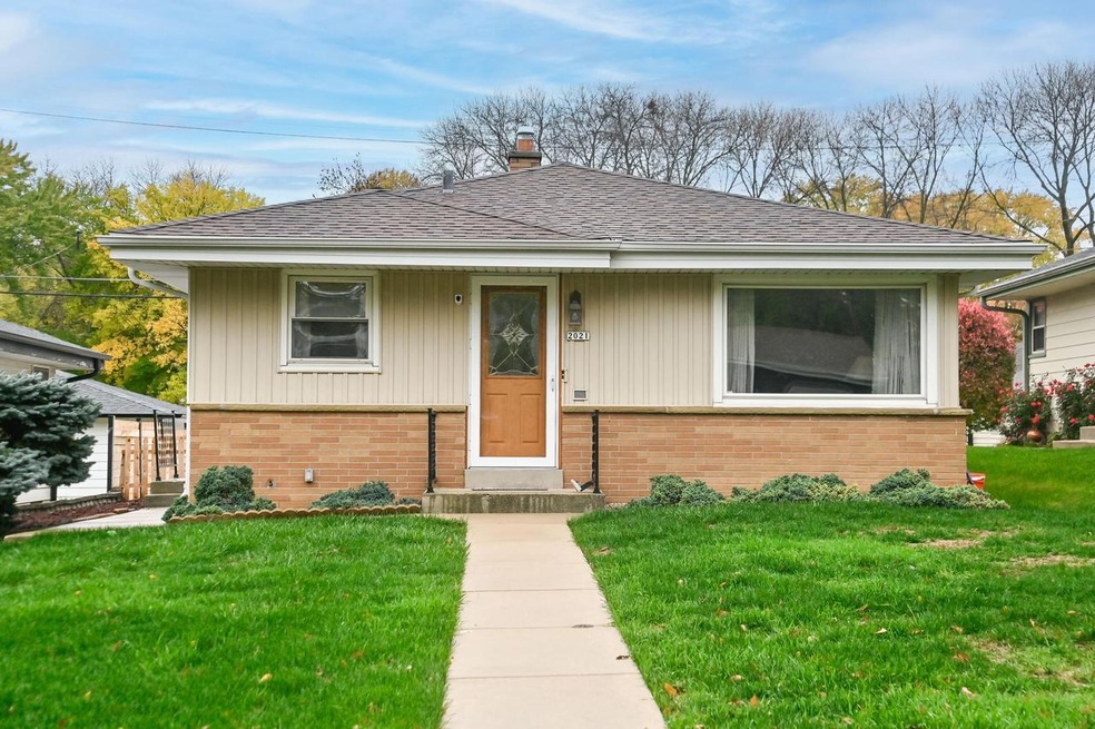 2021 N 116th St, Milwaukee, WI 53226 - photo 1