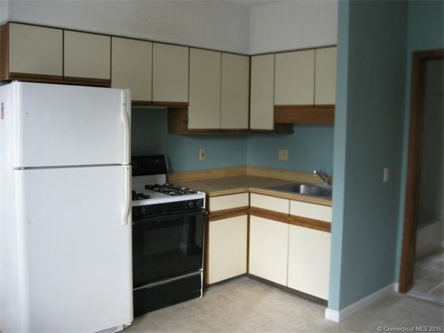 162 S Colony St unit 2nd floor, Wallingford, CT 06492 - photo 1