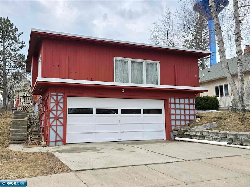 411 1st St NW, Chisholm, MN 55719 - photo 1