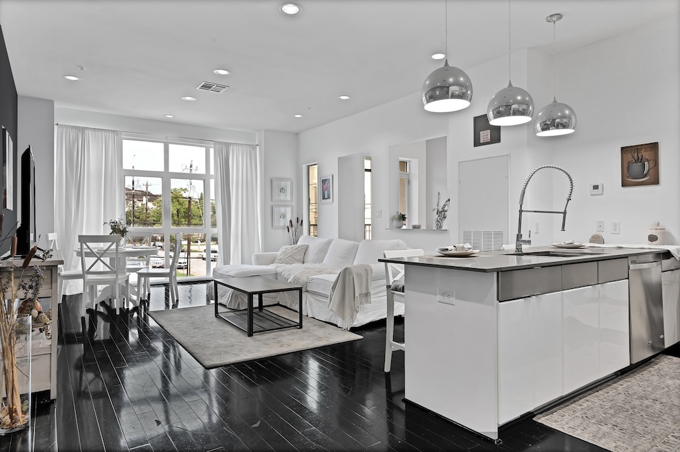 Open concept living / Dining / Kitchen combo