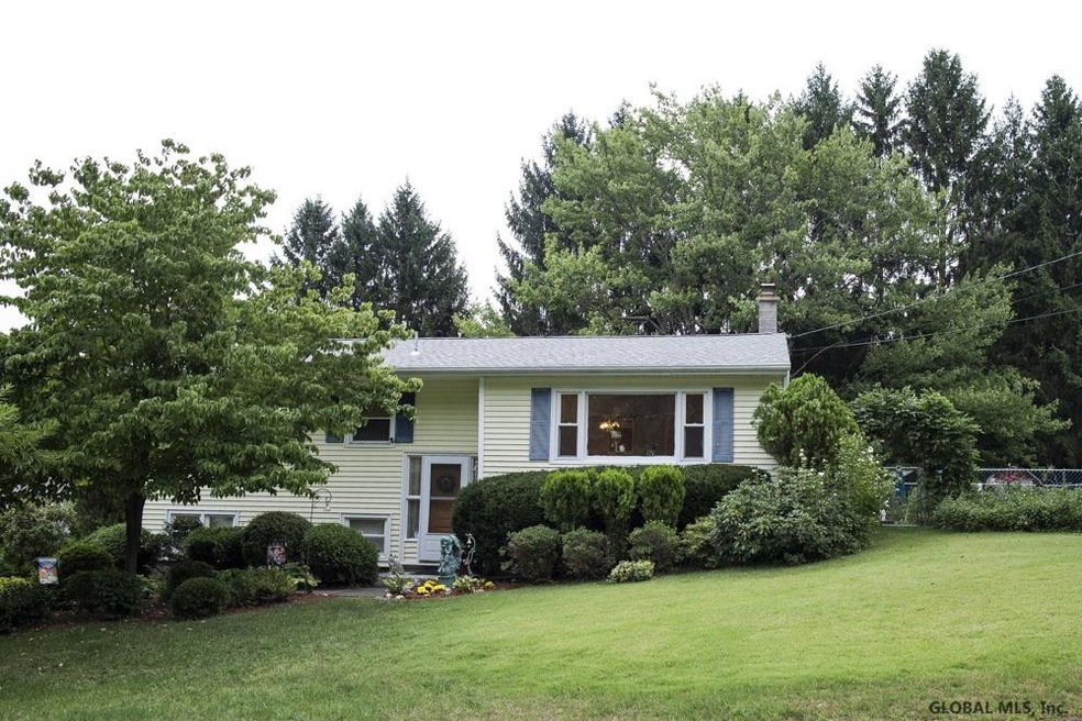 20 Lakeside Dr, Castleton On Hudson, NY 12033 - photo 1