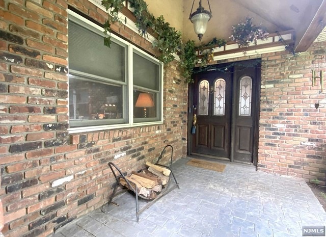 584 Echo Glen Ave, Rivervale, NJ 07675 - photo 1