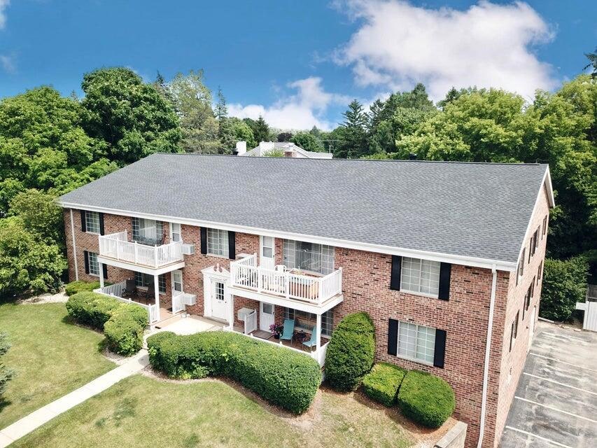 149 Linden Ln unit 2, Thiensville, WI 53092 - photo 1