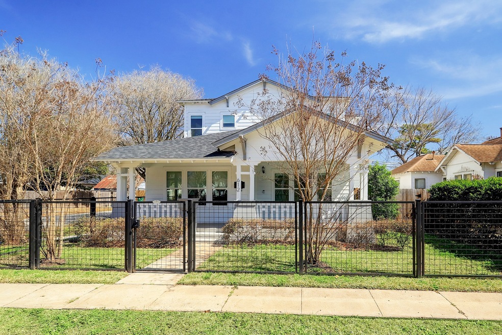 612 Cordell St, Houston, TX 77009 - photo 1