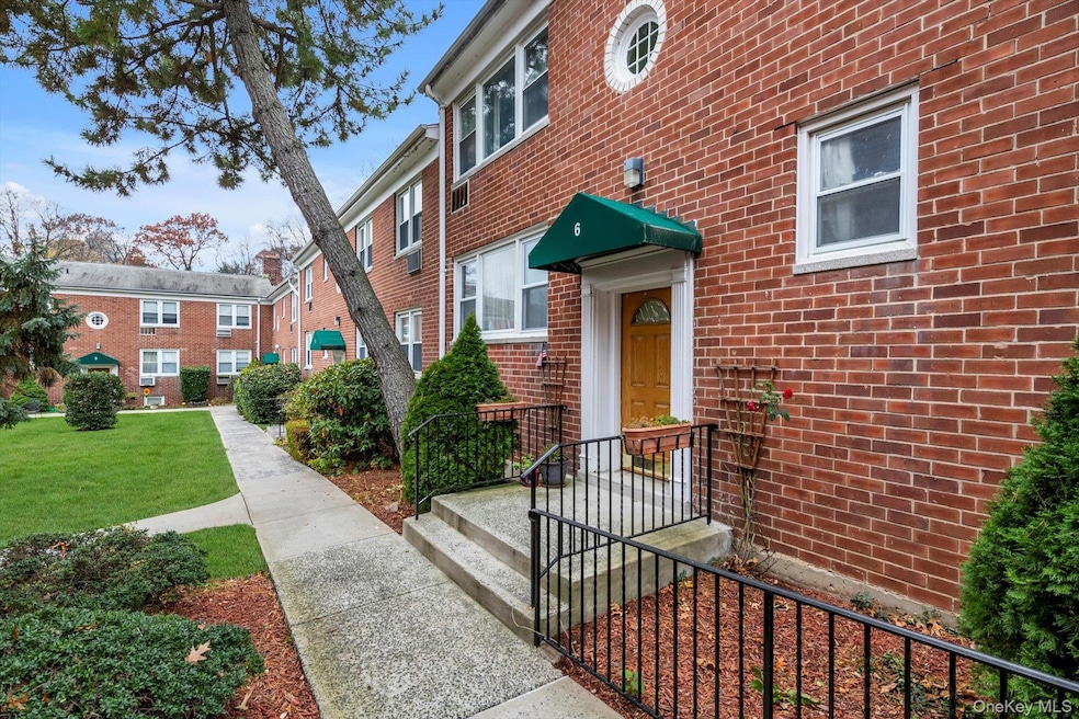643 Pelham Rd unit 6D, New Rochelle, NY 10805 - photo 1