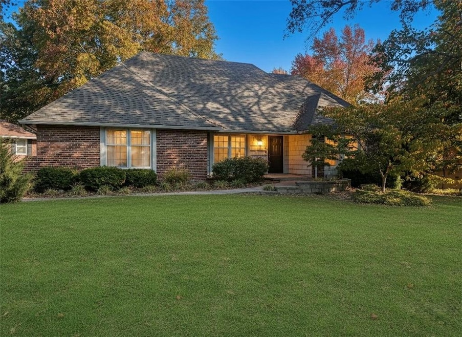 103 NE Golfview Dr, Blue Springs, MO 64014 - photo 1