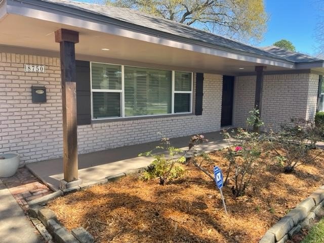 8750 Turriff St, Houston, TX 77055 - photo 1